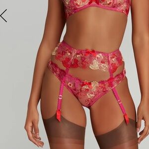 Agent Provocateur Zuri Suspender – Fuchsia / Red / Gold floral Lace Garter Belt